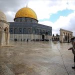 Kısıtlamalara rağmen Filistinliler ilk cuma namazında Mescid-i Aksa’da buluştu