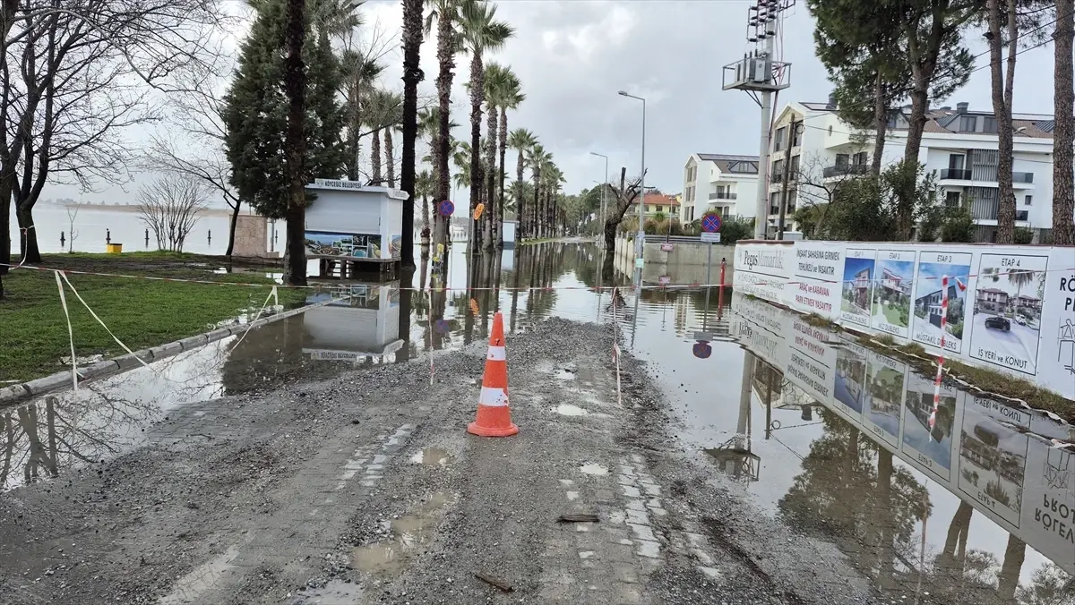 Köyceğiz Gölü Taştı, Evleri Su Bastı