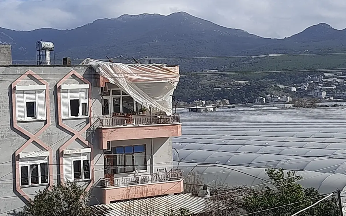 Kumluca’da Hortum ve Su Baskınları Hasar Verdi