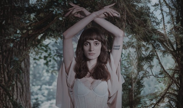 Leliel’den içsel bir yüzleşme: ‘Söz Gelimi’ (Synthetic Stars) yayında!