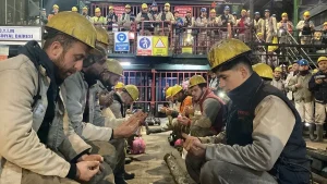 Maden İşçileri Deprem Şehitlerini Andı