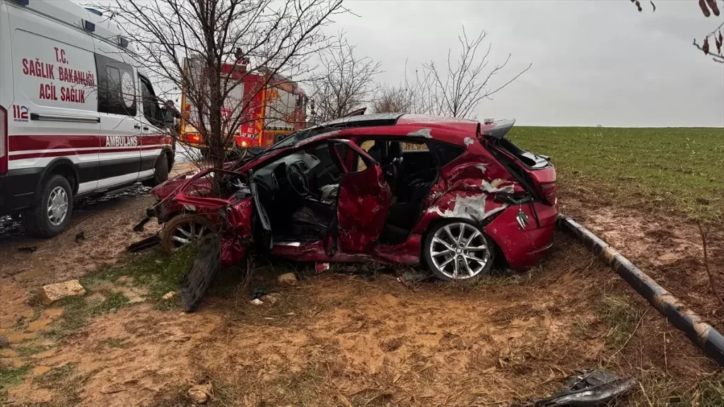 Mardin’de Tır-Otomobil Kazası: 1 Ölü, 4 Yaralı