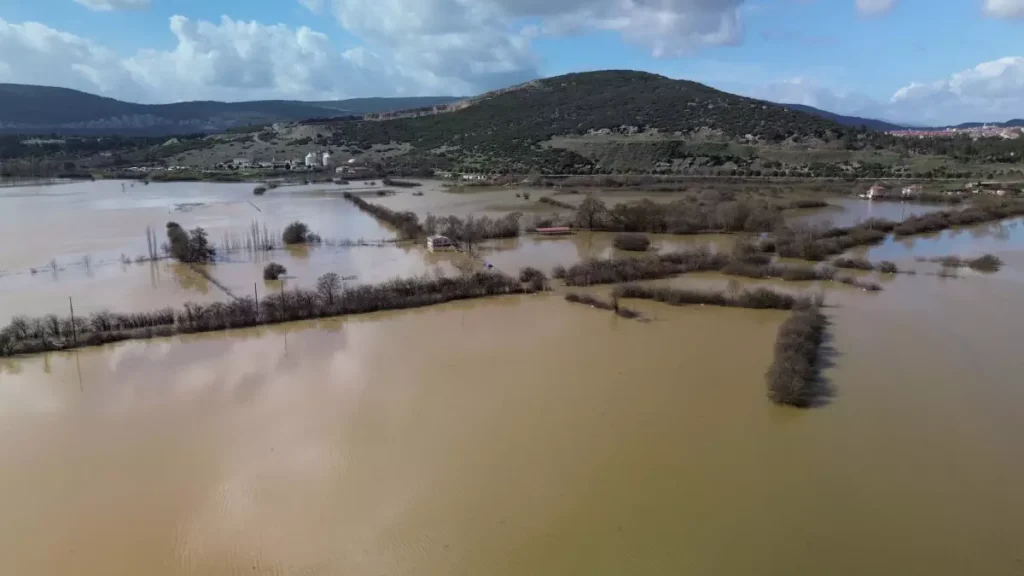 Menteşe’de Sağanak Tarım Arazilerini Su Bastı