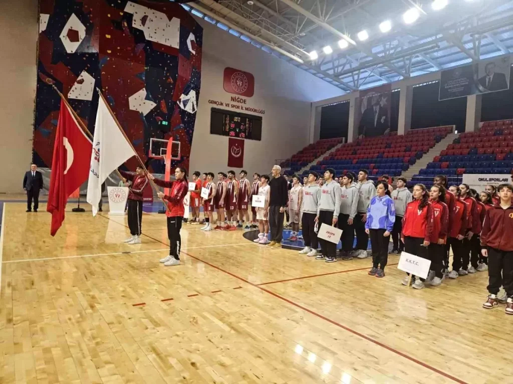 Niğde’de Basketbol Yarı Finalleri Başladı