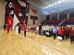 Niğde’de Basketbol Yarı Finalleri Başladı