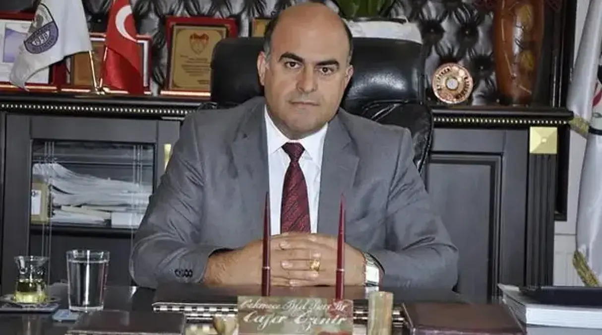 Oğul, Babayı Baltayla Öldürdü