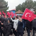 Ordu’da Öğrencilerden Bayrak Yürüyüşü