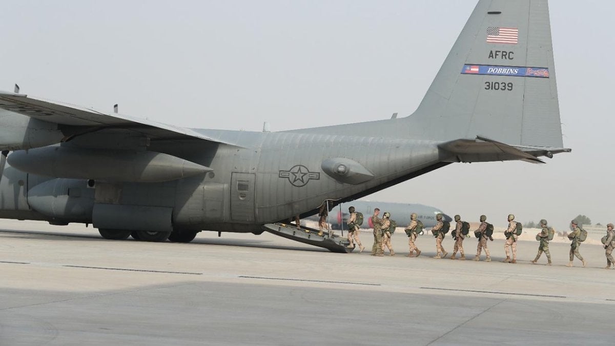 Orta Doğu’ya yığınak yapan ABD ordusu, eş zamanlı olarak Katar’daki üslerini tahliye etti