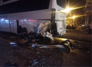 Osmancık’ta Otobüse Çarpan Araçta Sürücü Ağır Yaralandı