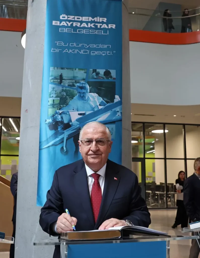 Özdemir Bayraktar Belgeseli Gösterimde