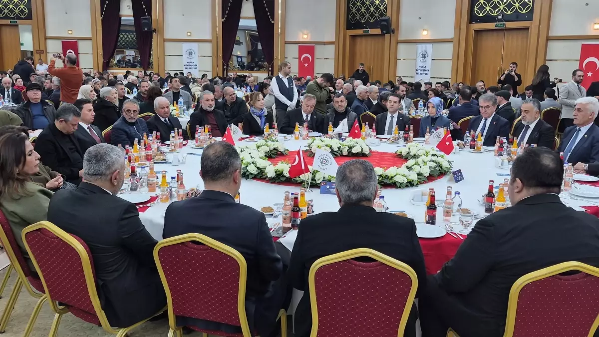 Özgür Özel, Depremzedelerle Buluştu ve CHP Projelerini Tanıttı