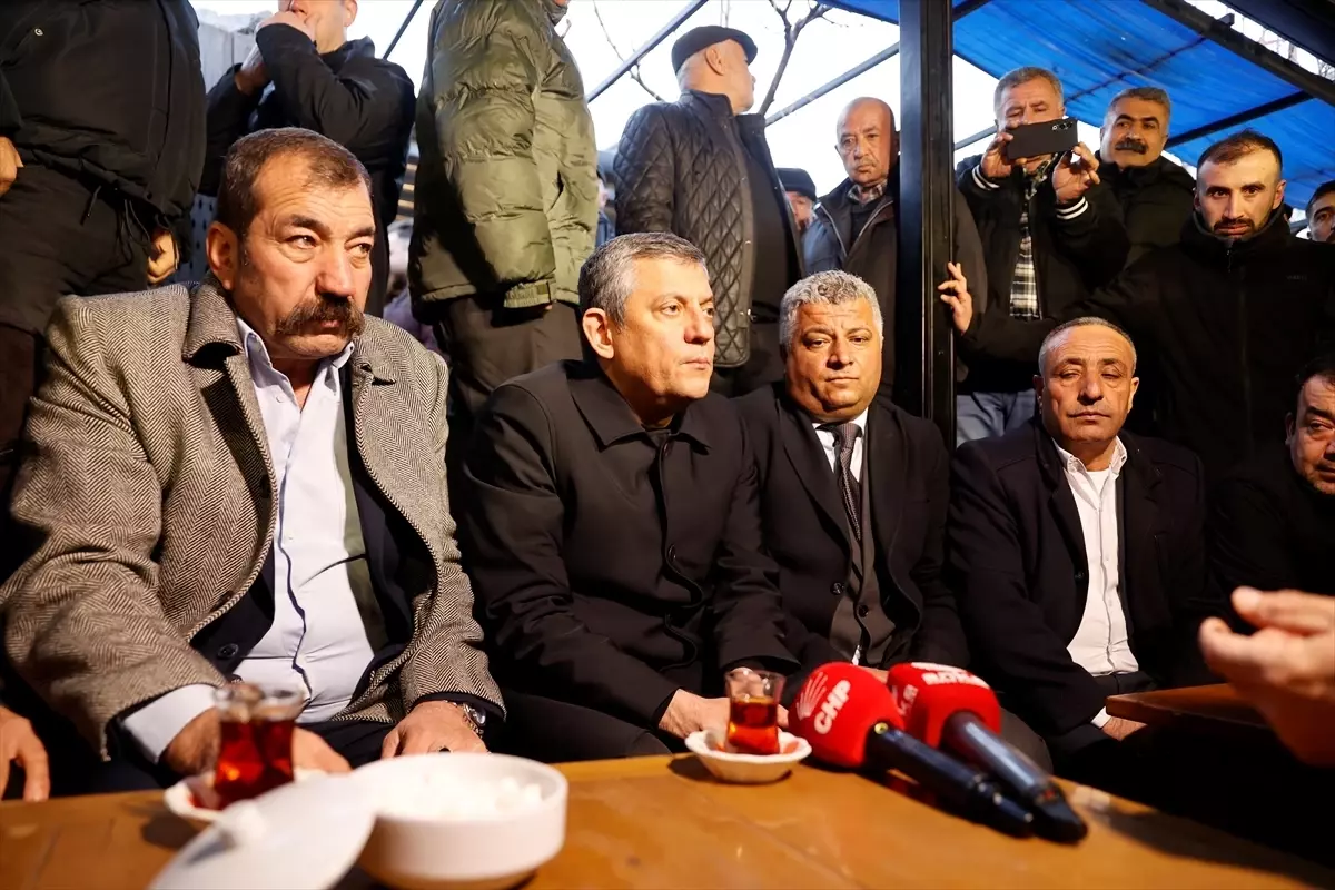 Özgür Özel Malatya’da Esnafla Buluştu