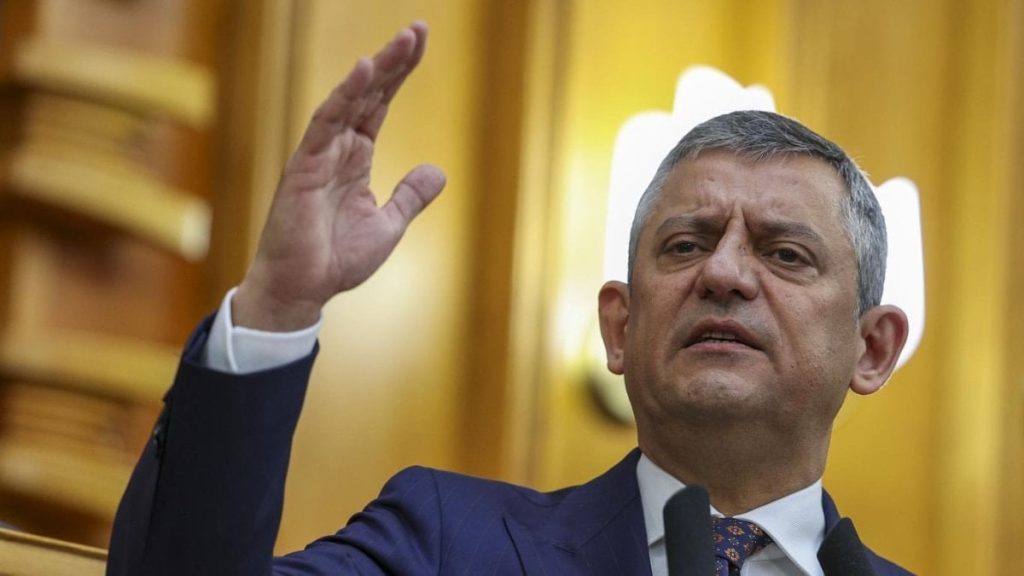 Özgür Özel’in de aralarında olduğu 3 CHP’li isim için TBMM’ye fezleke gönderildi