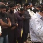 Pakistan’da cuma namazı emniyet ekipleri refakatinde kılındı