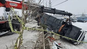 Patnos’ta Otobüs Devrildi: 16 Yaralı