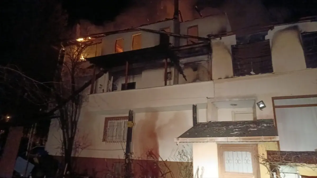 Safranbolu’da Yangın: İki Kat Kullanılamaz Hale Geldi