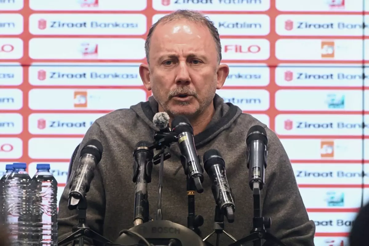 Sergen Yalçın’dan gazetecinin sorusuna tepki: Kime ne faydası var?