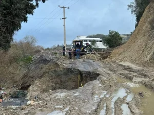 Söke’de Tali Yol Çöktü