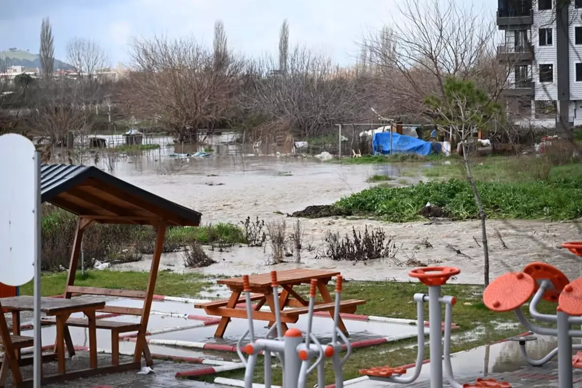 Soma’da Sağanak Yağış Sonrası Taşkın