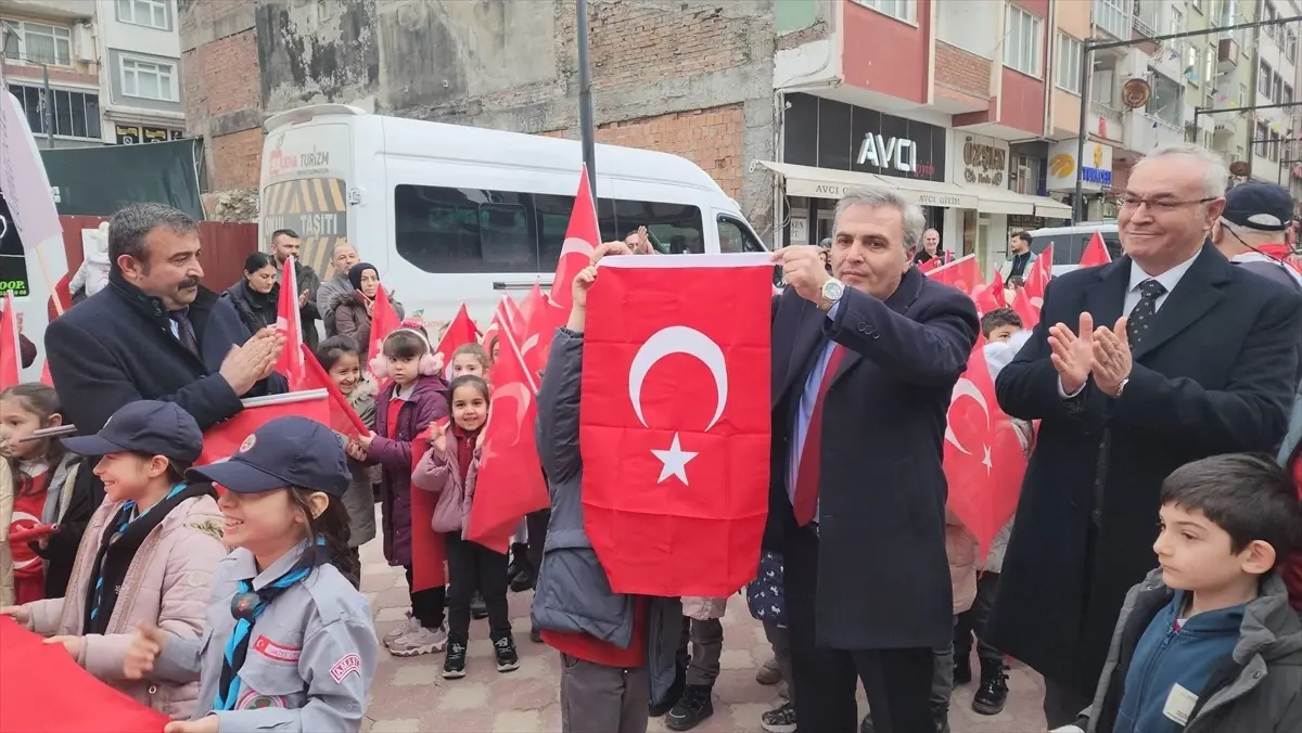 Suluova’da ‘Bayrak Sevgisi’ Yürüyüşü