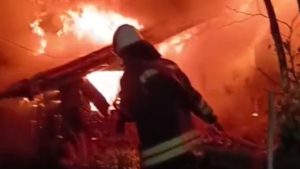 Trabzon’da iki ayrı mahallede korkutan yangın