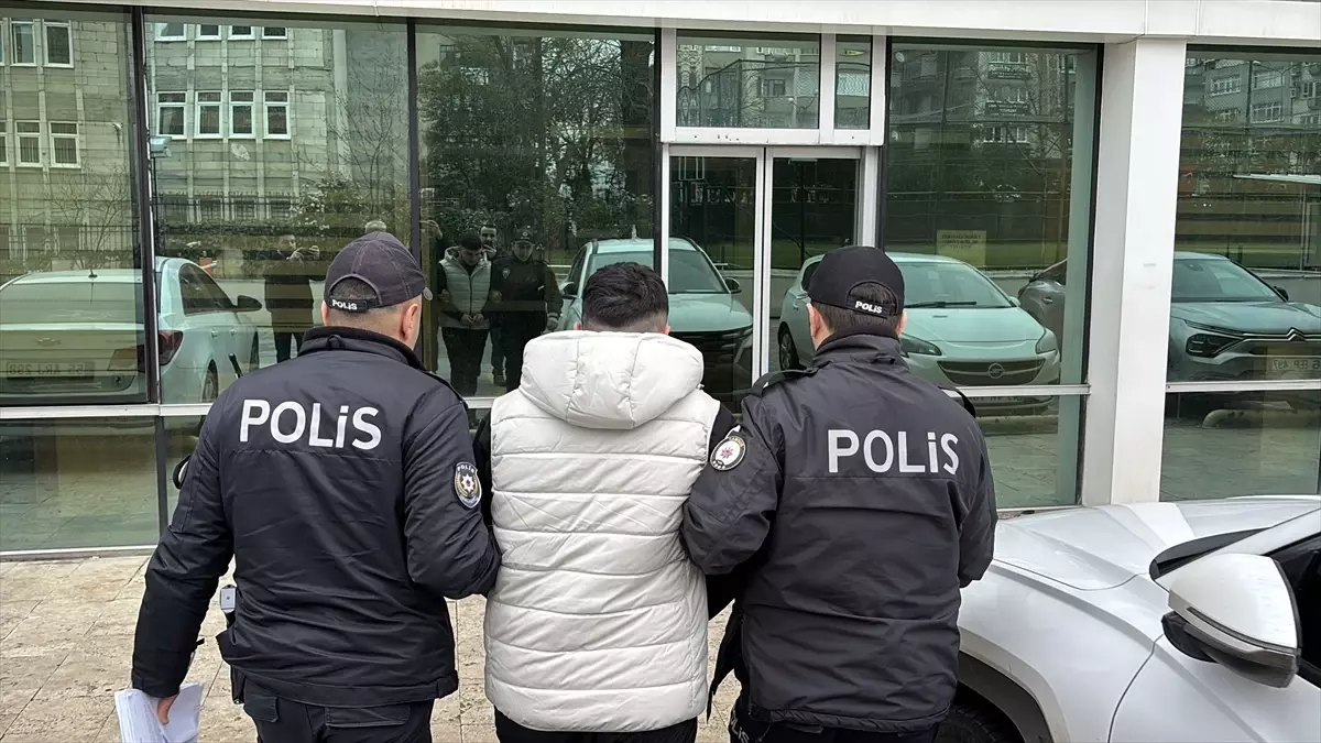 Trabzonspor’un Otobüsüne Taş Atan 5 Kişi Adliyeye Sevk Edildi