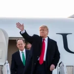 Trump’ın Uçak Anısı Gülüşmelere Yol Açtı