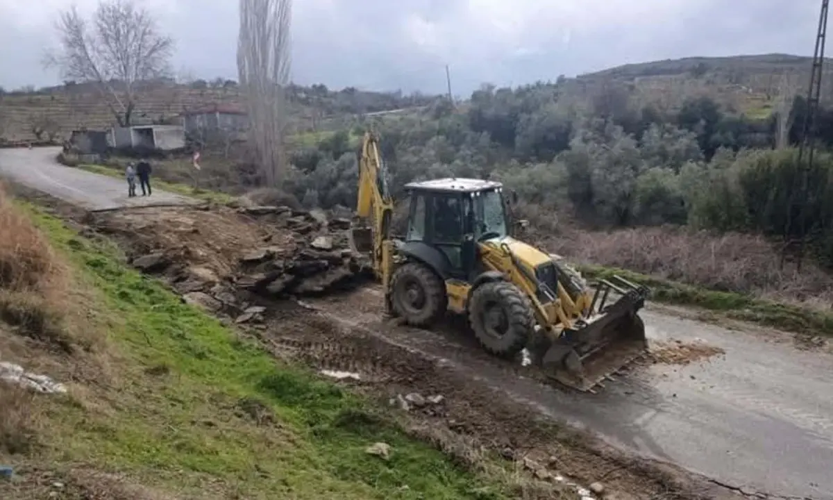 Turgutlu’da Sağanak Yağış Sonrası Taşkın ve Çöken Ev