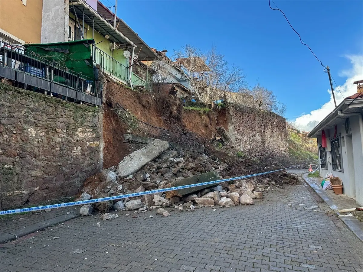 Uşak’ta Evler Tahliye Edildi