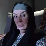 Usta oyuncu Nevin Efe hayatını kaybetti