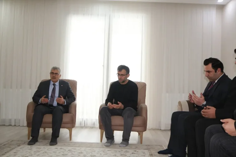 Vali Çelik Karlıova’da İncelemelerde Bulundu