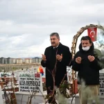 Vali Yılmaz, Deprem Şehitlerini Ziyaret Etti