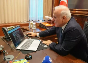 Vali Zorluoğlu ‘Yılın Kareleri’ Oylamasında