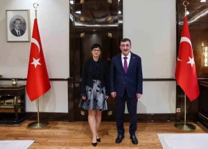 Yılmaz ve AB Komiseri’nden İlişkiler Üzerine Görüşme