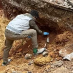 Yoldan geçen vatandaş fark etti, çalışmalar hemen durduruldu