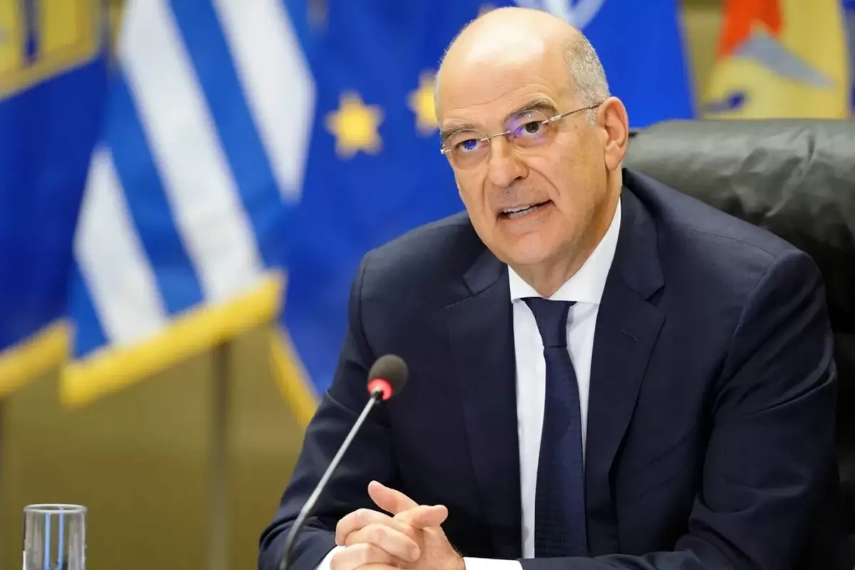 Yunan Bakan Dendias Ankara’nın dış politikadaki başarılarını kabullenirken ABD’den tercih yapmasını istedi