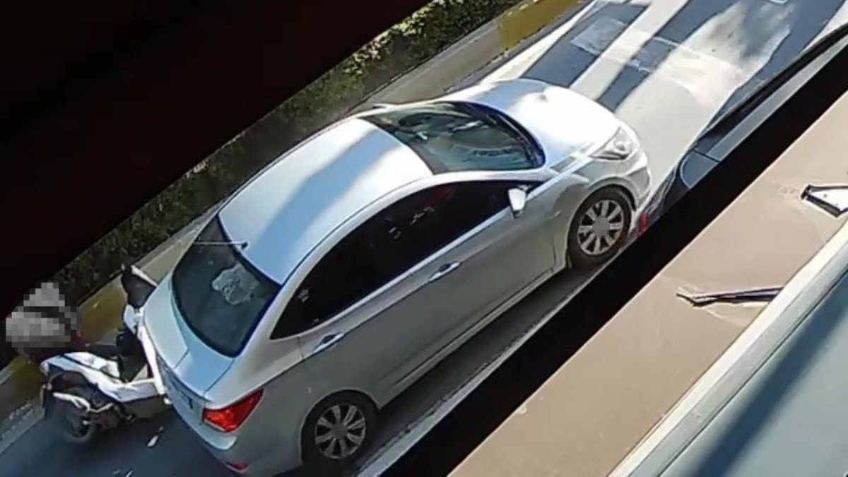 Antalya’da yayaya yol vermek için durdu, pişman oldu: Kaza anları kamerada
