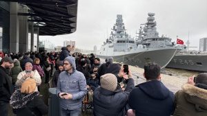 Avrupa’daki Türklerden Rotterdam’da TCG Anadolu’ya yoğun ilgi