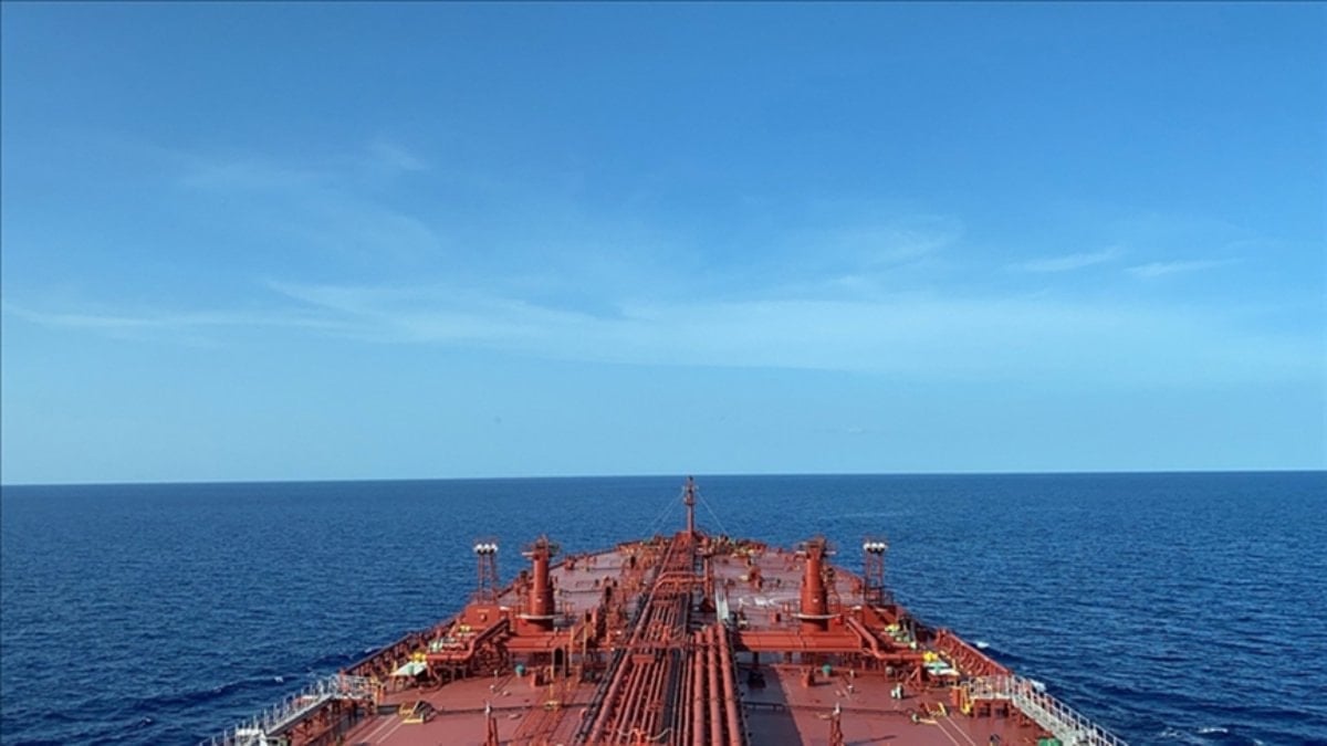 İran, Hürmüz Boğazı’na abluka uyguladı! Tanker trafiği durdu