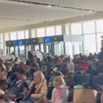 İran’daki savaş BAE’ye de sıçradı: Dubai’deki havalimanınlarında yolcular mahsur kaldı