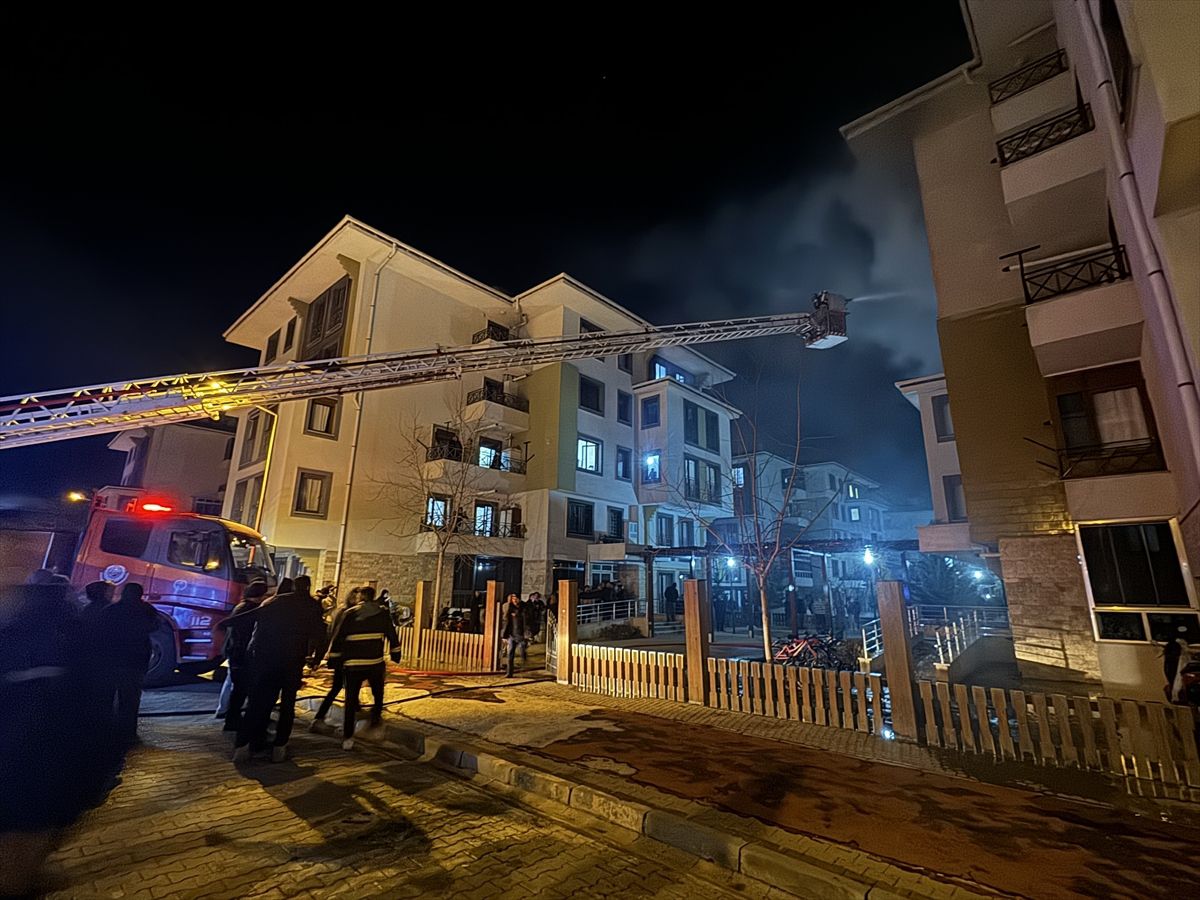 Karaman’da Yangın: 10 Kişi Hastaneye Kaldırıldı