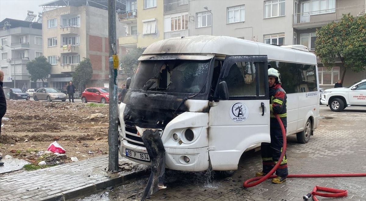 Nazilli’de Park Halindeki Minibüs Yangını