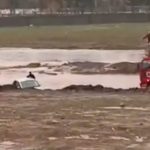 Silopi’de Araçta Mahsur Kalanlar Kurtarıldı