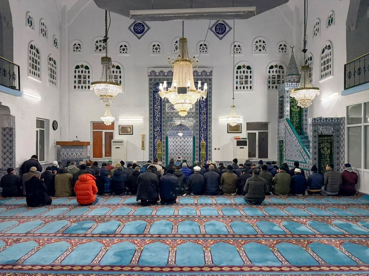 Vali Turan’dan Sabah Namazı Etkinliği