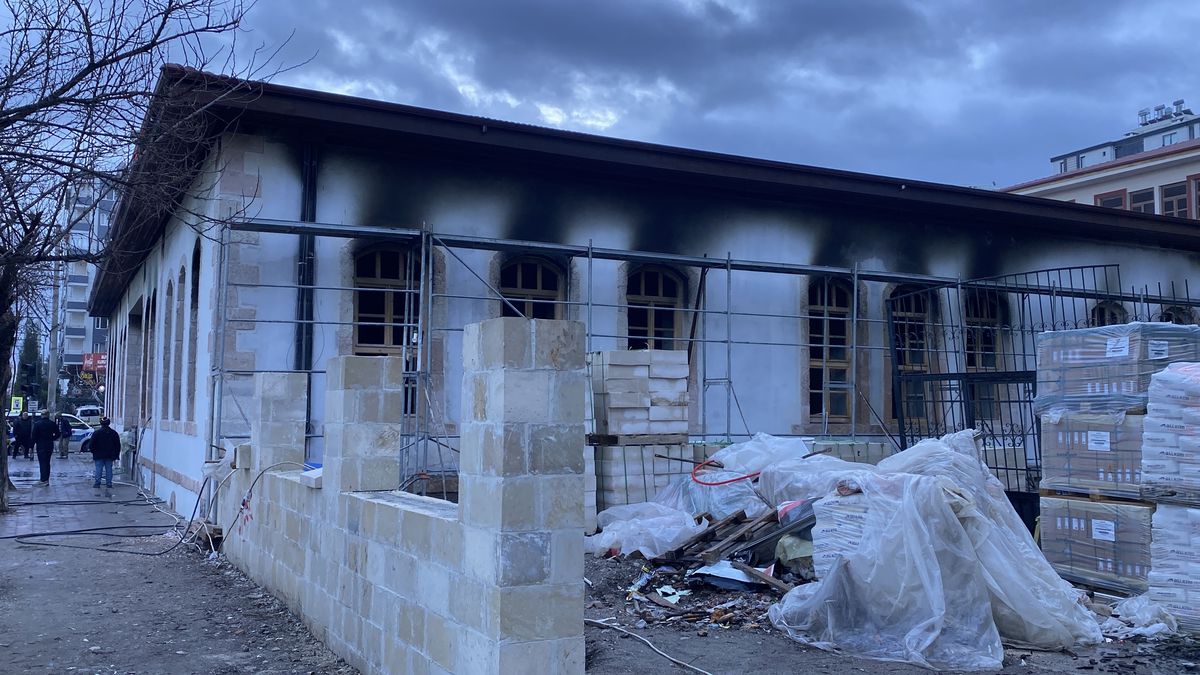 115 Yıllık Yediocak İlkokulu’nda Yangın