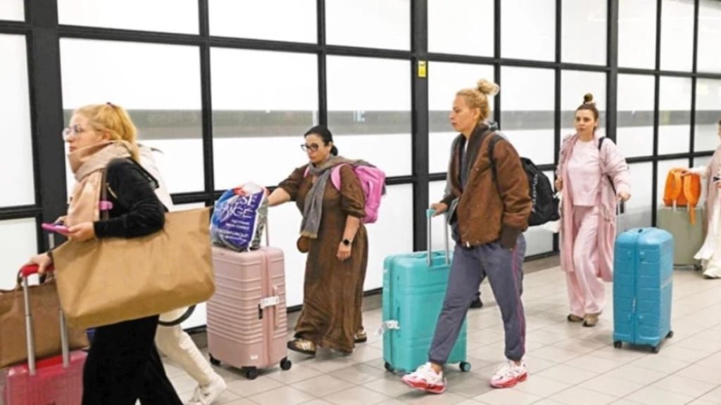 ABD-İsrail-İran gerilimi BAE’yi de vurdu: Dubai’den kaçış sürüyor