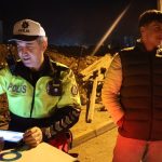 Adana’da kasksız yakalanan motosikletliden polise sıra dışı teklif