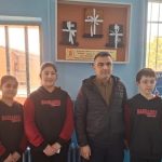 Afyonkarahisar’da öğretmen ve öğrenciler, 3 bakkalın veresiye defterini kapattı