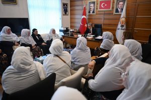 AK Parti Genel Başkan Yardımcısı Yalçın, Mihalgazi Belediye Başkanı Güneş’i ağırladı
