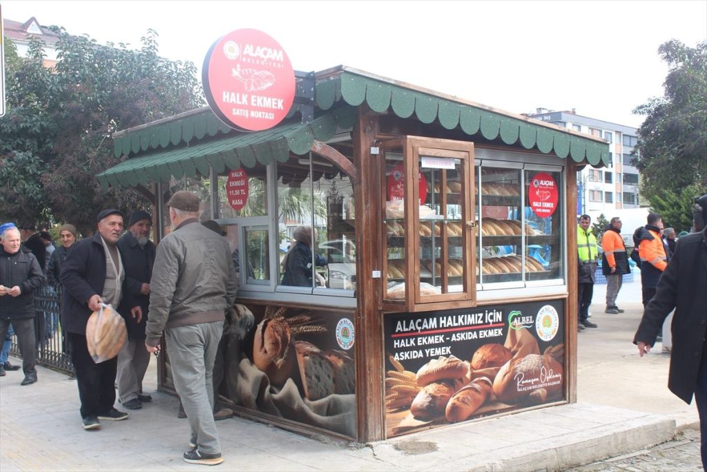 Alaçam’da Halk Ekmek Büfesi Açıldı